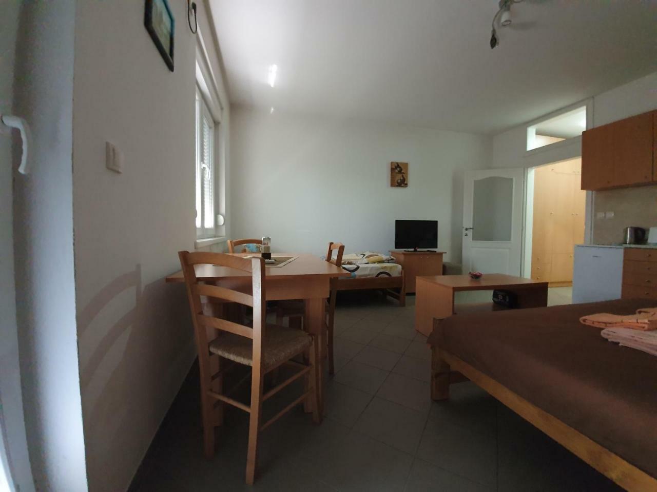 Apartmani - Vila Kovilje Banja Koviljača Exterior foto
